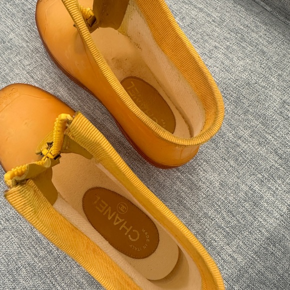 Chanel Very Rare Rubber Rain Boots in Yellow - Picture 5 of 11